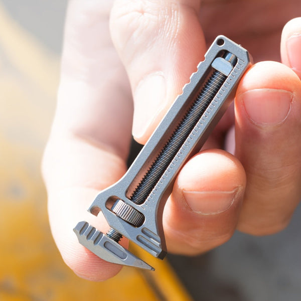 Llavero Multiherramienta de Titanio - MultiTool