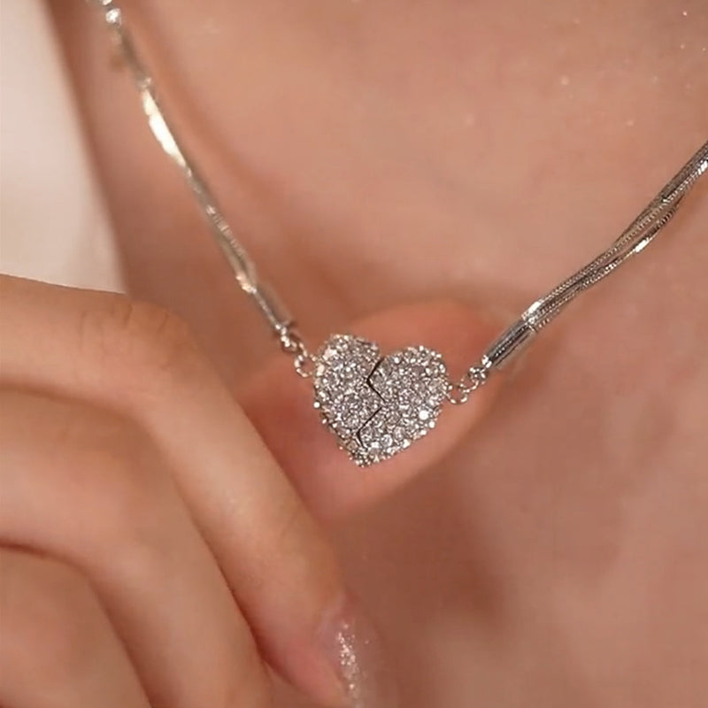 Collar de Corazón Magnético con Diamantes®
